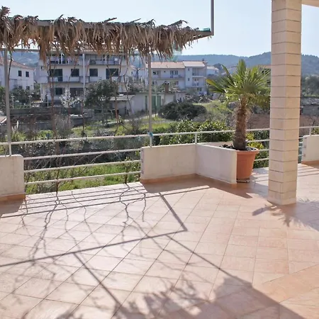 Apartment Apartments By The Sea Slatine, Ciovo - 6061 *