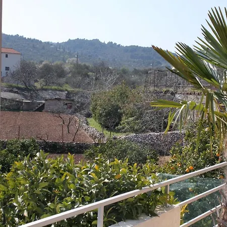 Apartment Apartments By The Sea Slatine, Ciovo - 6061 *