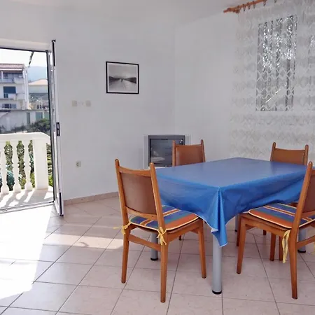 Apartment Apartments By The Sea Slatine, Ciovo - 6061 Slatine