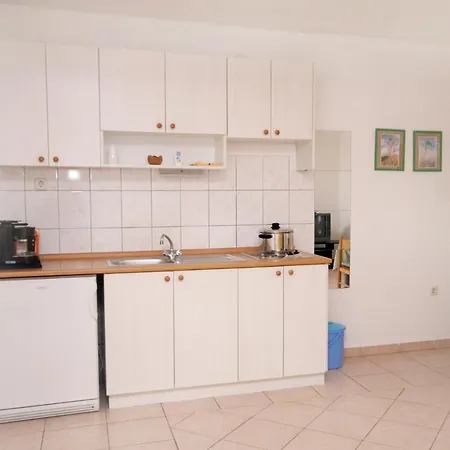Apartments By The Sea Slatine, Ciovo - 6061